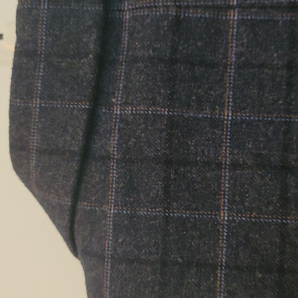 Suit - Picture 5 of 13